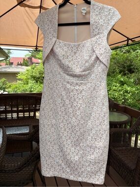 Sangria 6 beautiful lace elegant dress, fully lined